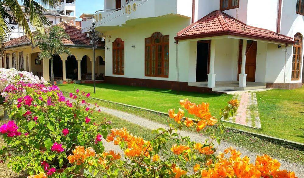 Holiday Fashion Inn Negombo Dış mekan fotoğraf