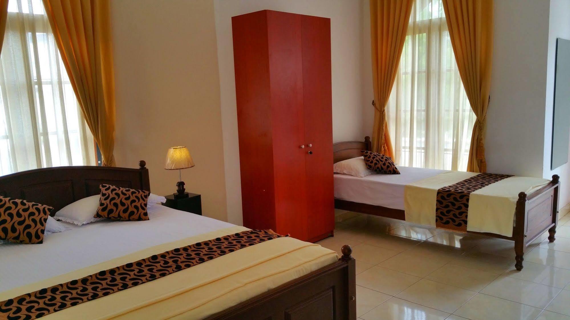Holiday Fashion Inn Negombo Dış mekan fotoğraf